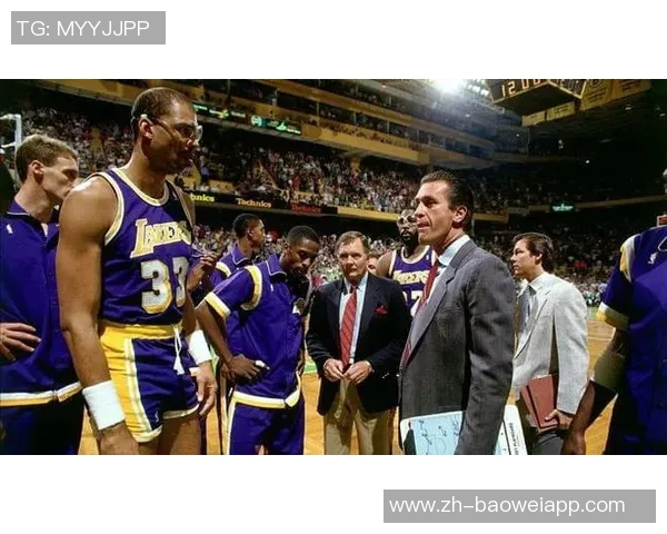 贾巴尔回忆87年夺冠游行莱利承诺卫冕增加球队压力